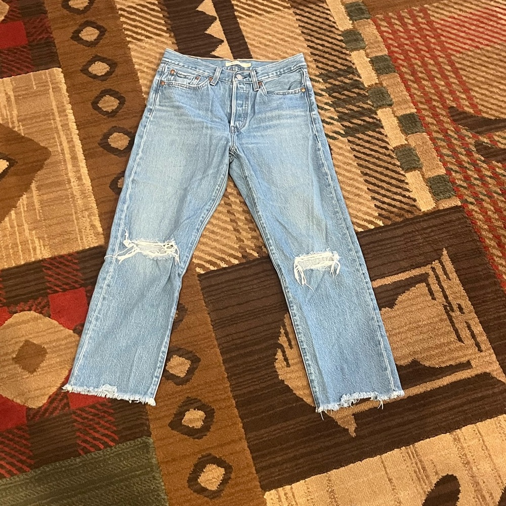 Levi's Light Blue Distressed Cropped Jeans wedgie
